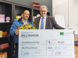 Reza Moayed Ahmadi und Prof. Dr.-Ing. Robert Dust (v. li.)